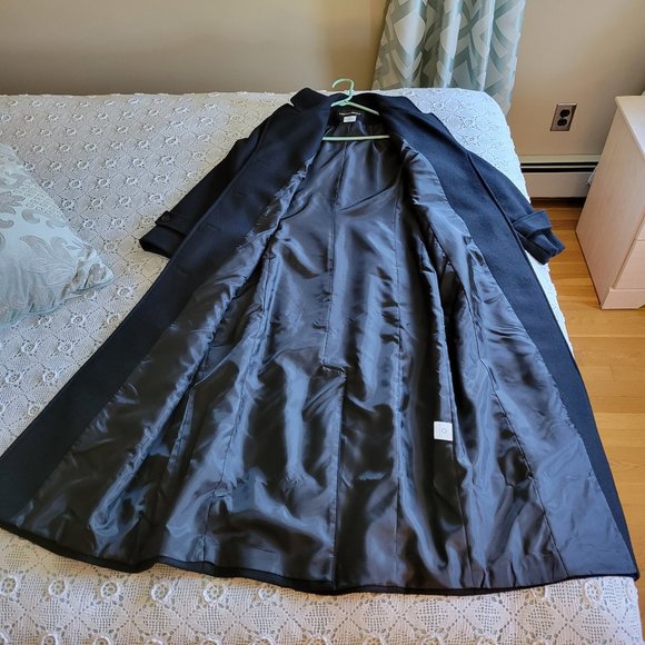 100% Wool Winter Coat | Like New | Petite Size 6 | Black | MetroStyle - Picture 11 of 13